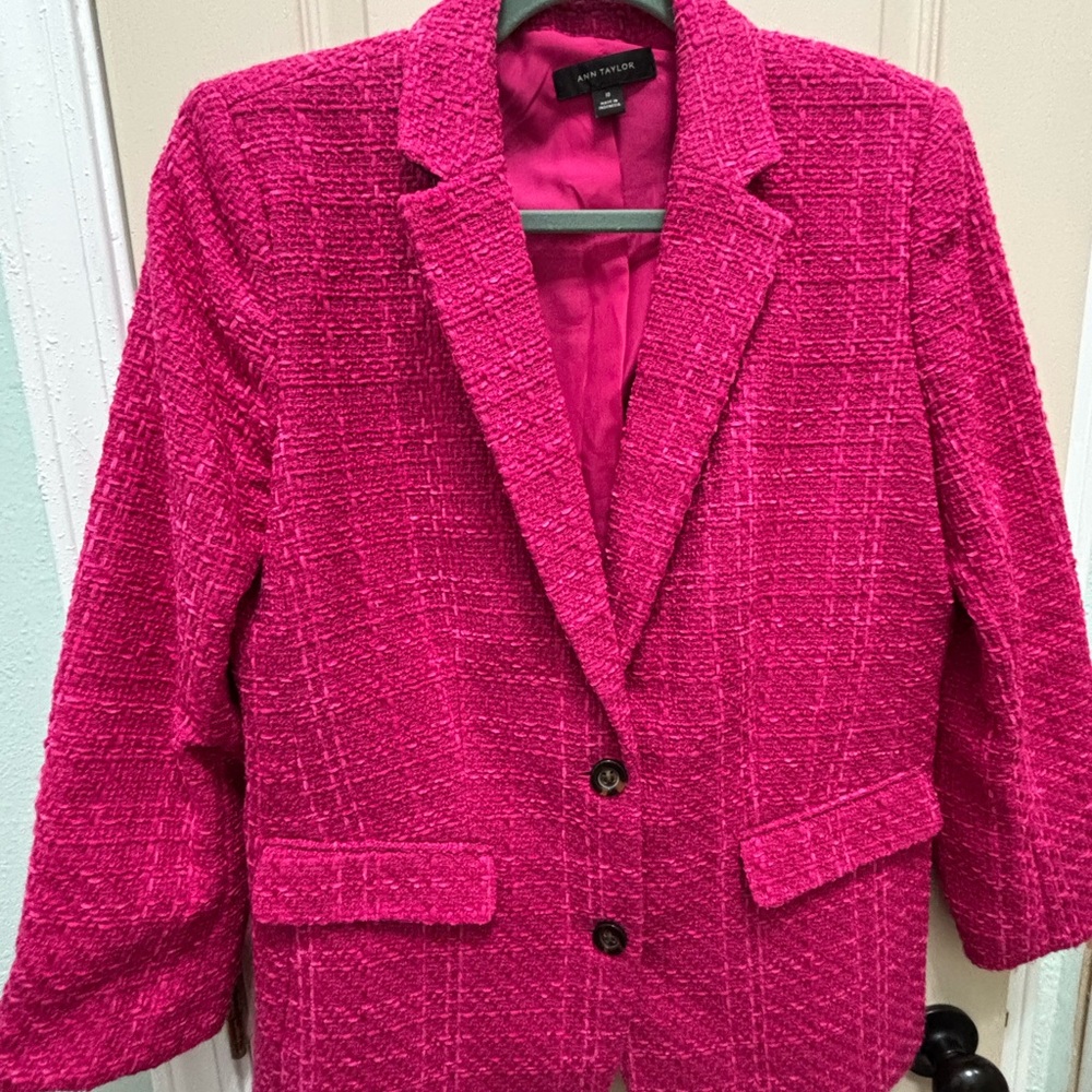 Ann Taylor Fuchsia Textured size 10 Blazer
